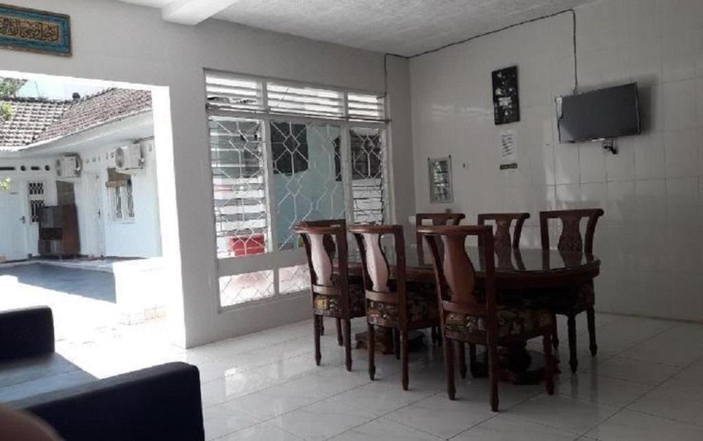 Graha Teras Syariah Hotel Surabaya Exterior photo